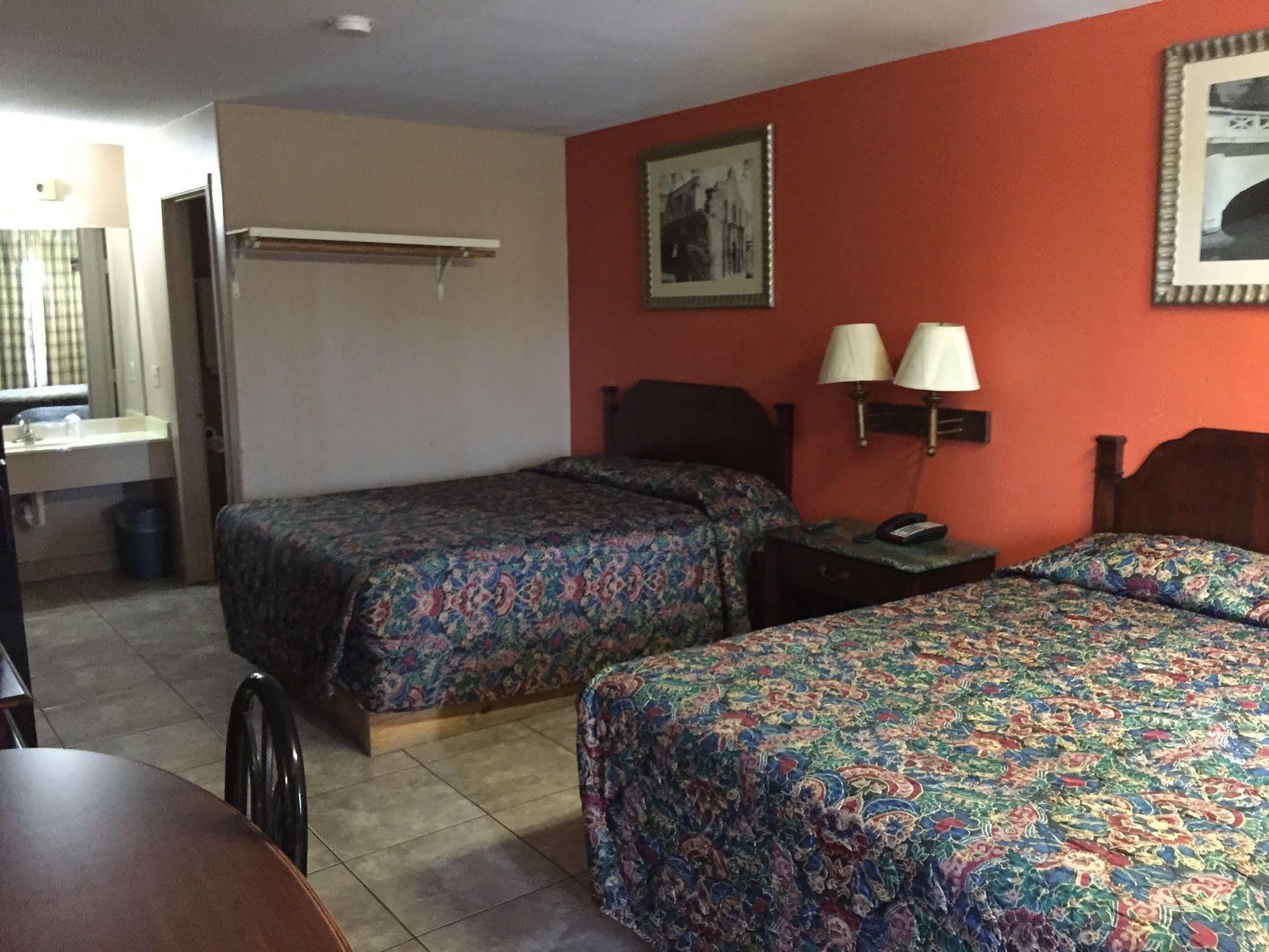 Deluxe Inn Airport McAllen Buitenkant foto