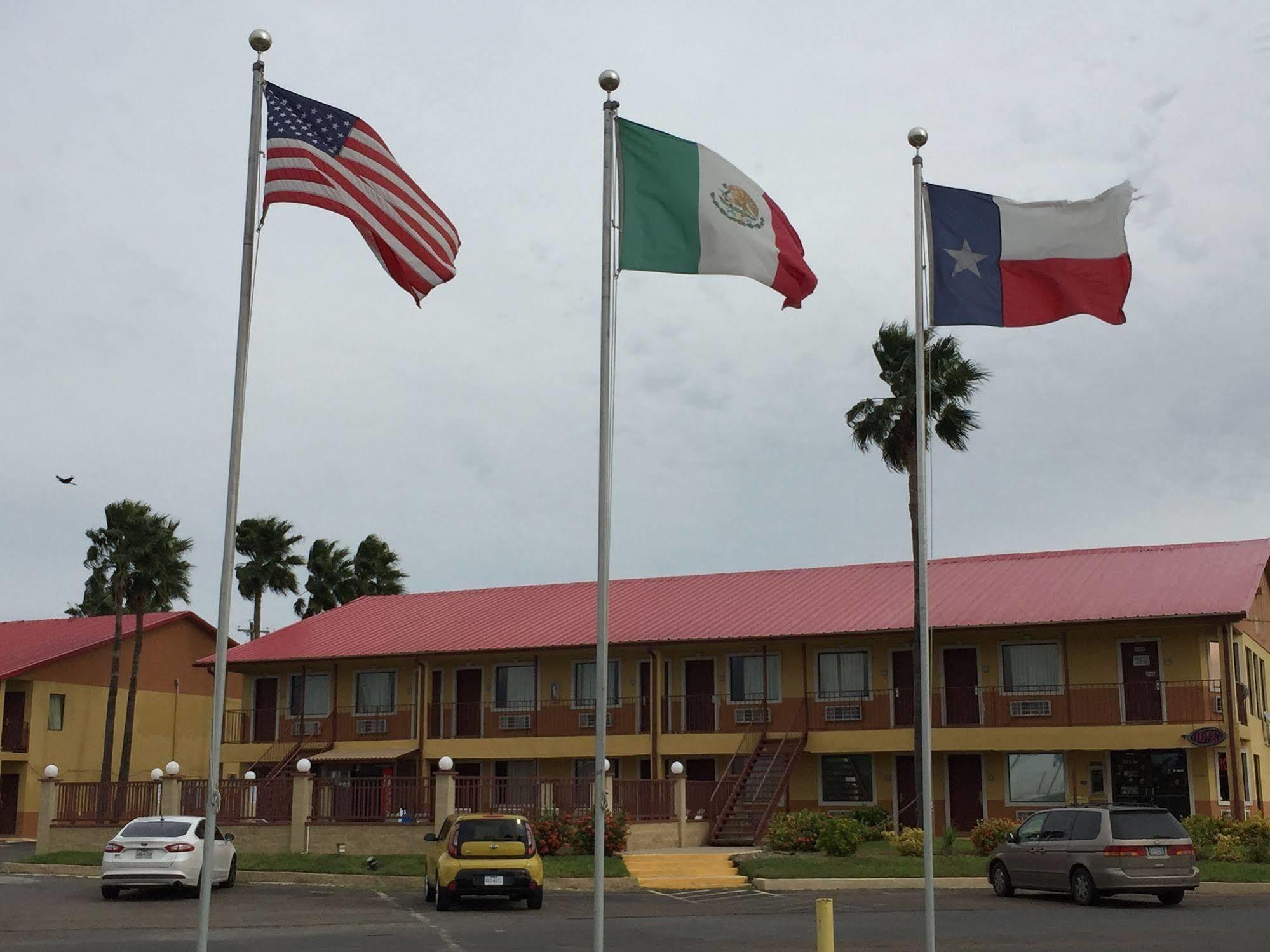 Deluxe Inn Airport McAllen Buitenkant foto